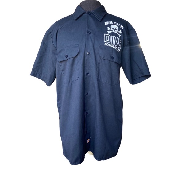 Dickies Men's Short Sleeve Work Shirt Third Street Dive Bar Size M - Picture 1 of 6